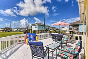Lively Galveston Home with Deck and Beach Views!